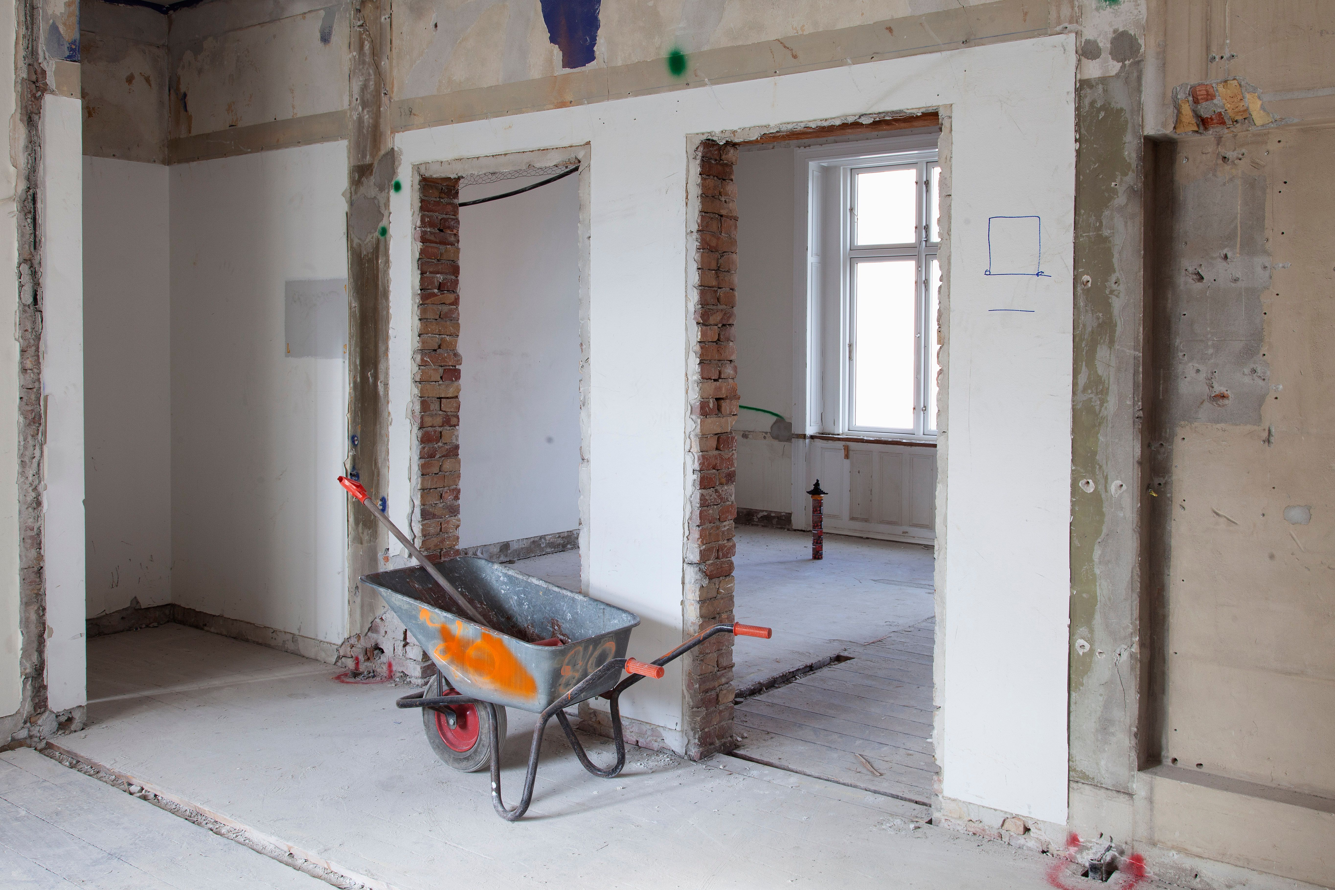 SOFT TOWN STRIP HALL